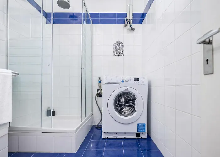 Cozy 1 Bedroom In Location Apartment *