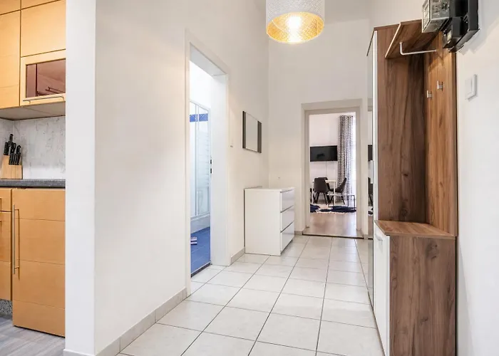 Cozy 1Br Apartment Near The City Center Apartment *