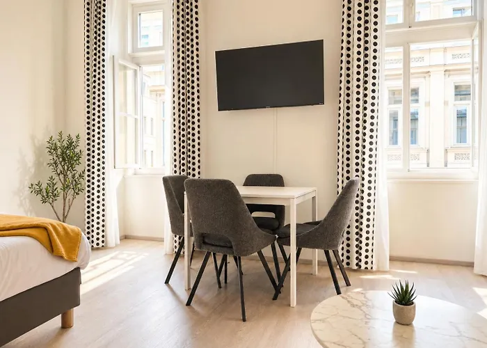 Cozy 1Br Apartment Near The City Center *
